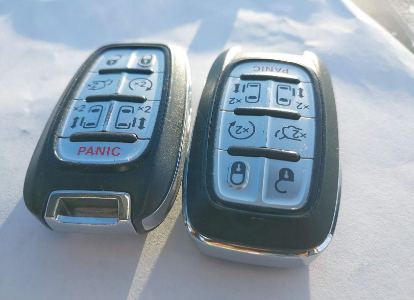 Photo 11 of 2017 Chrysler Pacifica LIMITED (VIN 2C4RC1GG8HR735348)