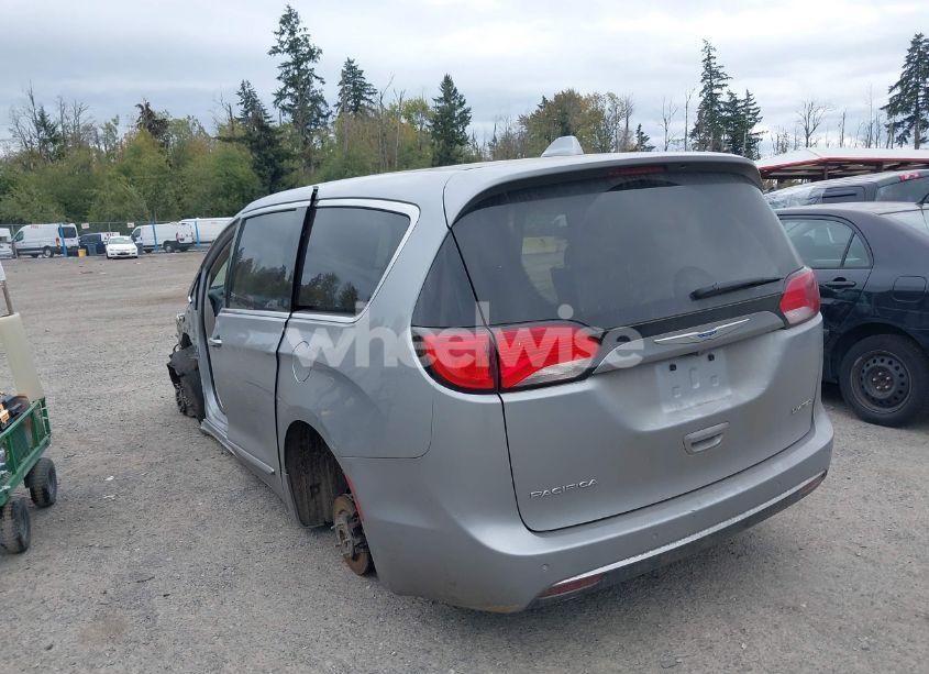 Photo 3 of 2018 Chrysler Pacifica LIMITED (VIN 2C4RC1GG8JR314221)