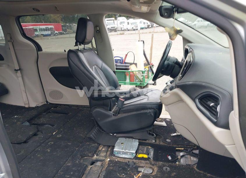 Photo 5 of 2018 Chrysler Pacifica LIMITED (VIN 2C4RC1GG8JR314221)