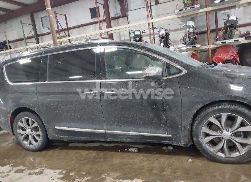 Photo 13 of 2020 Chrysler Pacifica 35TH ANNIVERSARY LIMITED (VIN 2C4RC1GG8LR116211)