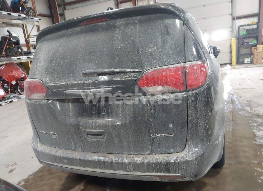 Photo 16 of 2020 Chrysler Pacifica 35TH ANNIVERSARY LIMITED (VIN 2C4RC1GG8LR116211)