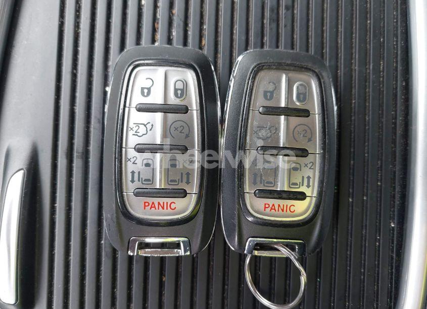 Photo 11 of 2020 Chrysler Pacifica LIMITED (VIN 2C4RC1GG8LR182757)