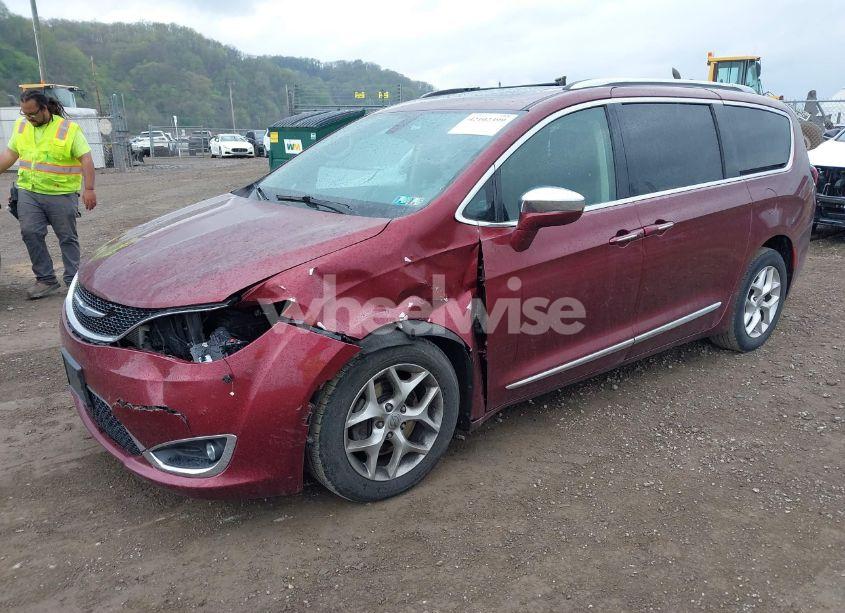 Photo 2 of 2020 Chrysler Pacifica LIMITED (VIN 2C4RC1GG8LR182757)