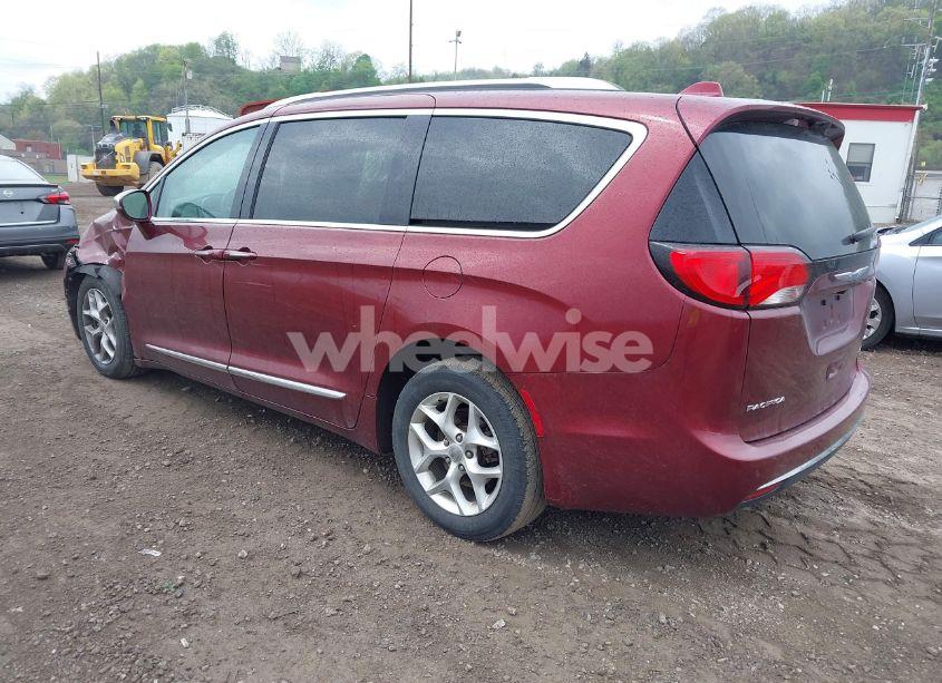 Photo 3 of 2020 Chrysler Pacifica LIMITED (VIN 2C4RC1GG8LR182757)
