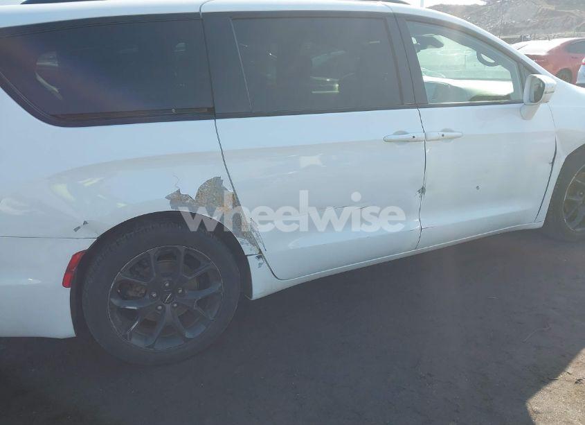 Photo 18 of 2022 Chrysler Pacifica LIMITED (VIN 2C4RC1GG8NR164956)