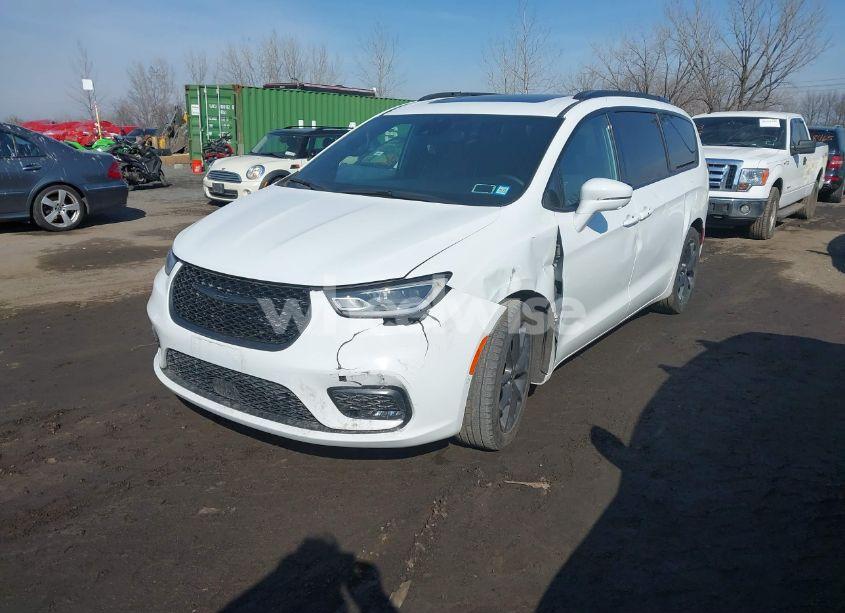 Photo 2 of 2022 Chrysler Pacifica LIMITED (VIN 2C4RC1GG8NR164956)