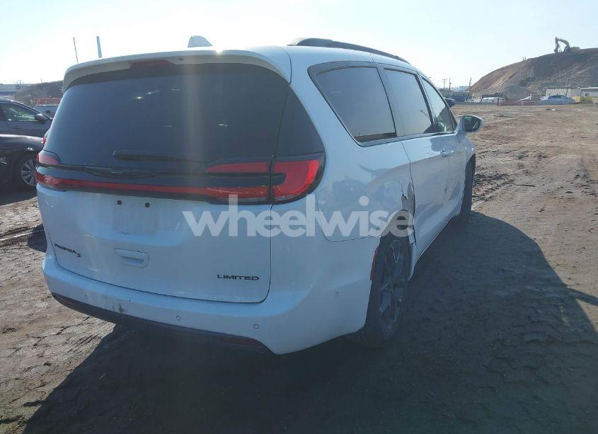 Photo 4 of 2022 Chrysler Pacifica LIMITED (VIN 2C4RC1GG8NR164956)