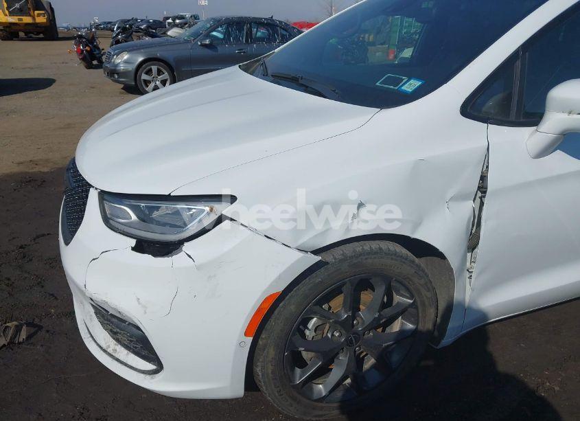 Photo 6 of 2022 Chrysler Pacifica LIMITED (VIN 2C4RC1GG8NR164956)