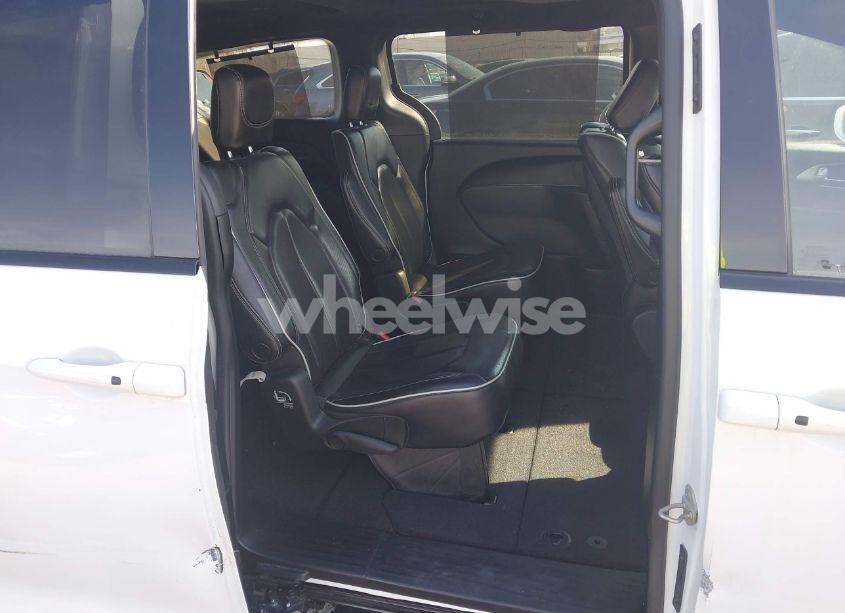 Photo 8 of 2022 Chrysler Pacifica LIMITED (VIN 2C4RC1GG8NR164956)