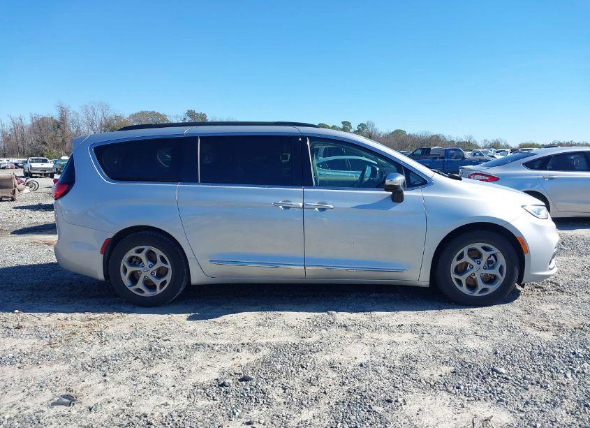 Photo 13 of 2023 Chrysler Pacifica LIMITED (VIN 2C4RC1GG8PR536475)