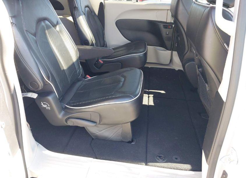 Photo 8 of 2023 Chrysler Pacifica LIMITED (VIN 2C4RC1GG8PR536475)