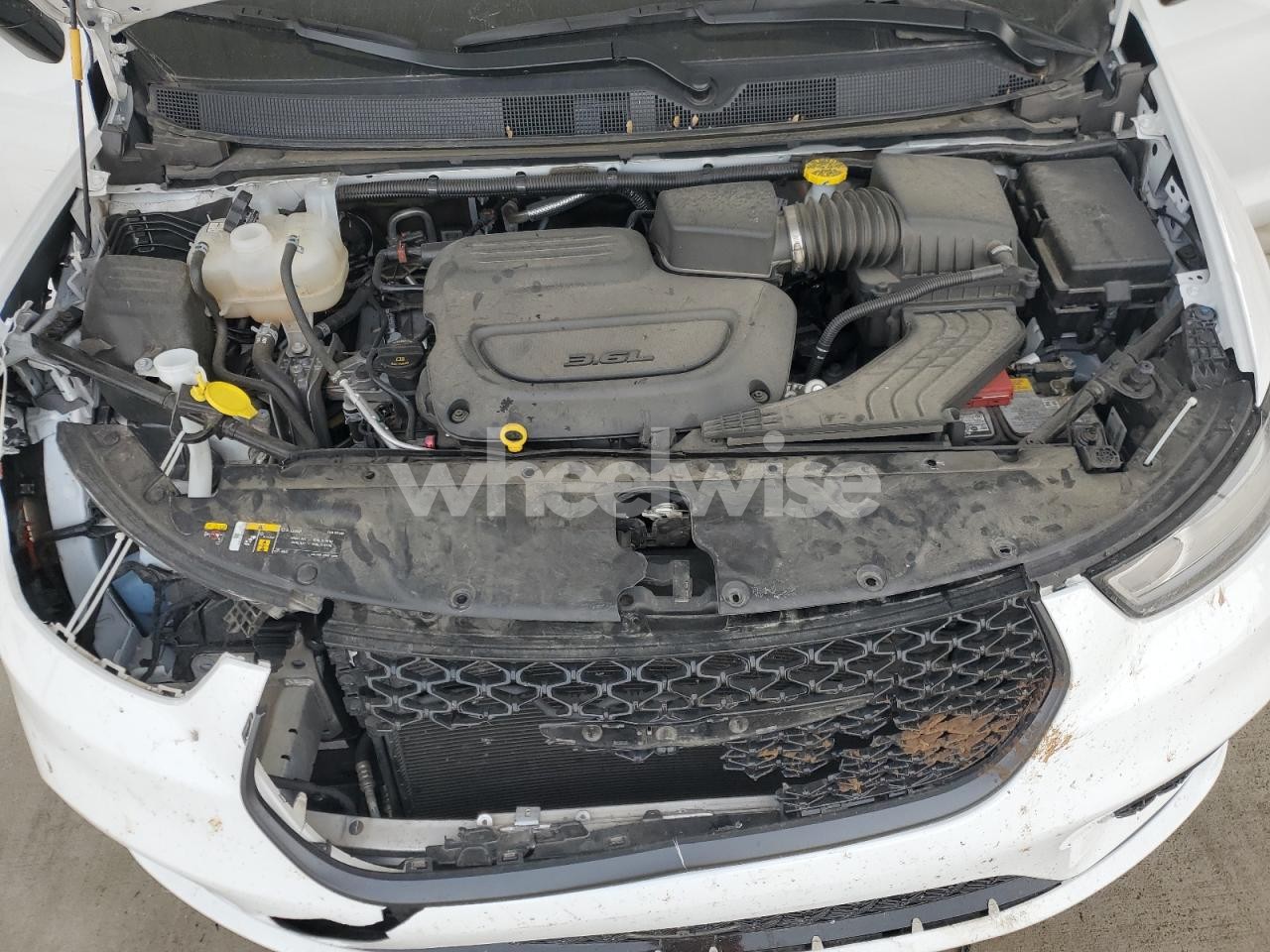 Photo 12 of 2025 CHRYSLER PACIFICA LIMITED (VIN 2C4RC1GG8SR552927)