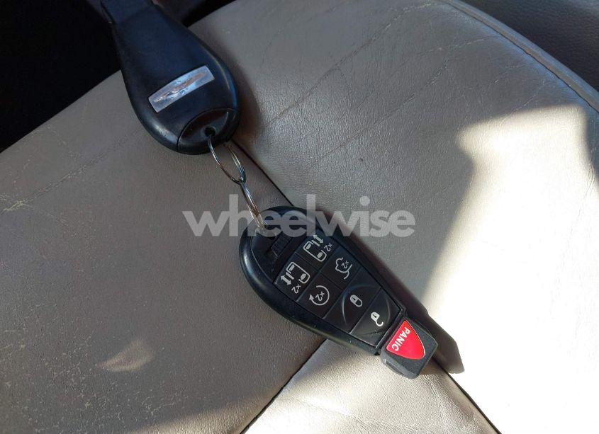 Photo 11 of 2012 Chrysler Town & COUNTRY LIMITED (VIN 2C4RC1GG9CR135124)