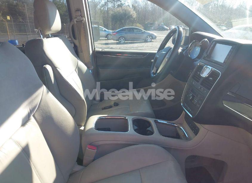 Photo 5 of 2012 Chrysler Town & COUNTRY LIMITED (VIN 2C4RC1GG9CR135124)