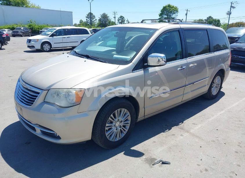 Photo 2 of 2014 Chrysler Town & COUNTRY LIMITED (VIN 2C4RC1GG9ER116219)