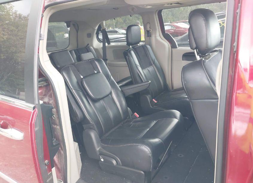 Photo 8 of 2015 Chrysler Town & COUNTRY LIMITED PLATINUM (VIN 2C4RC1GG9FR539755)