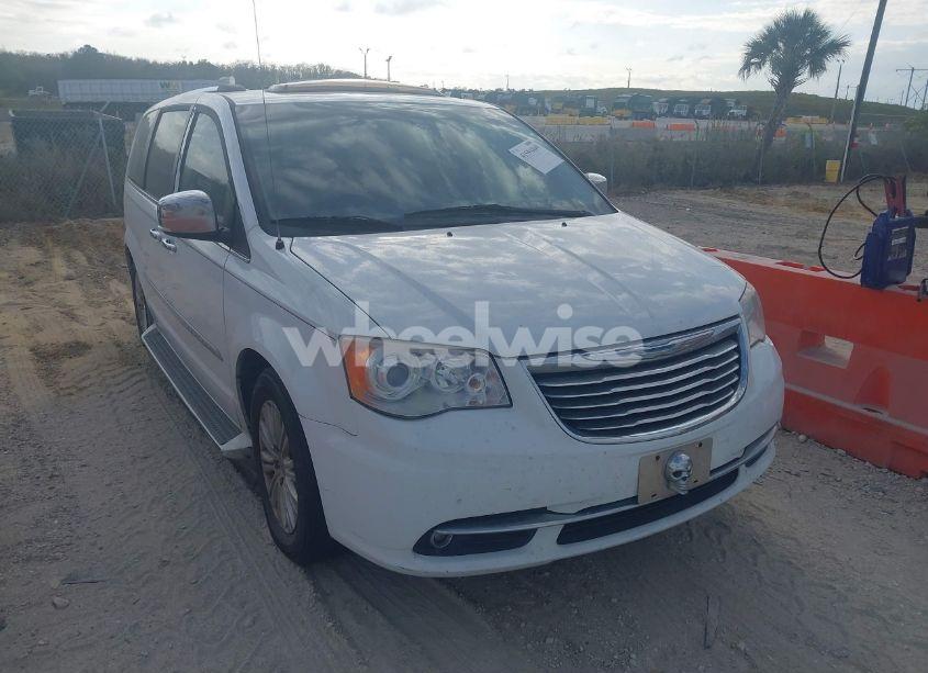 2015 Chrysler Town & COUNTRY LIMITED PLATINUM (VIN 2C4RC1GG9FR589748) main photo