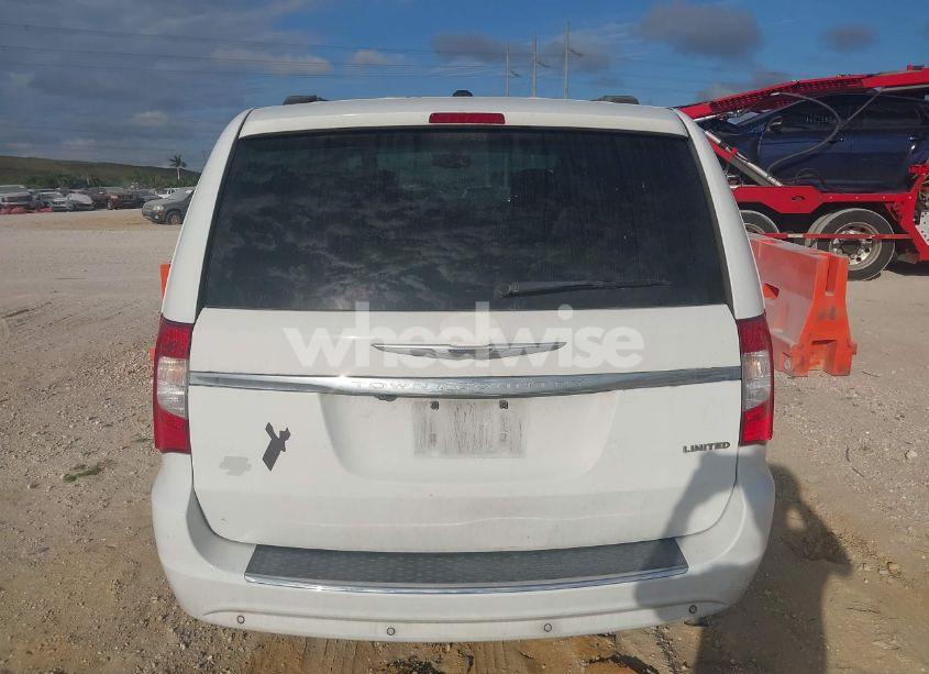 Photo 16 of 2015 Chrysler Town & COUNTRY LIMITED PLATINUM (VIN 2C4RC1GG9FR589748)