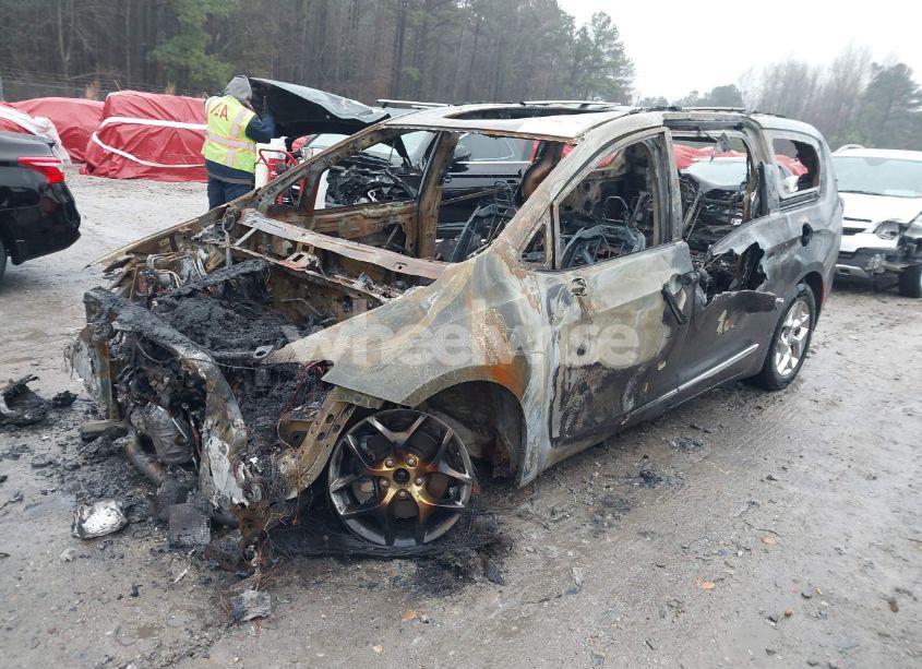 Photo 2 of 2018 Chrysler Pacifica LIMITED (VIN 2C4RC1GG9JR142779)