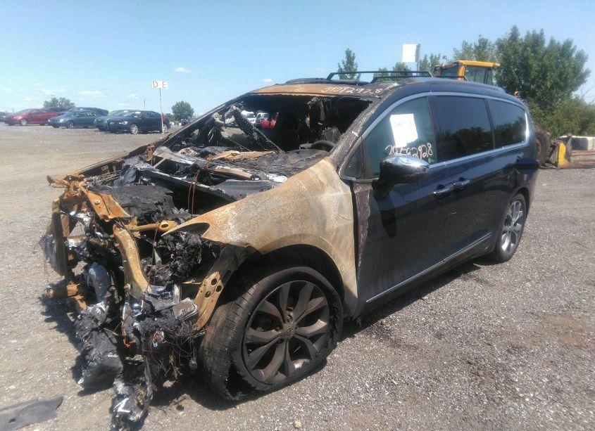 Photo 2 of 2019 Chrysler Pacifica LIMITED (VIN 2C4RC1GG9KR587525)