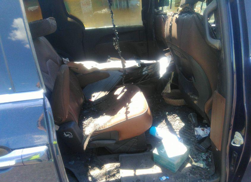 Photo 8 of 2019 Chrysler Pacifica LIMITED (VIN 2C4RC1GG9KR587525)