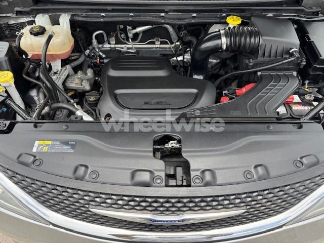 Photo 12 of 2019 CHRYSLER PACIFICA LIMITED (VIN 2C4RC1GG9KR643706)