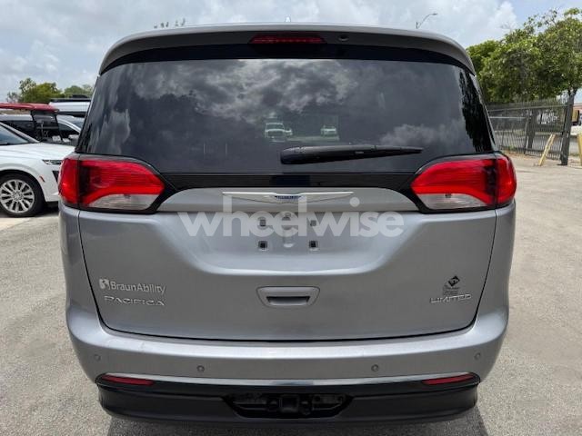 Photo 14 of 2019 CHRYSLER PACIFICA LIMITED (VIN 2C4RC1GG9KR643706)