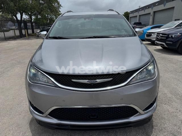 Photo 4 of 2019 CHRYSLER PACIFICA LIMITED (VIN 2C4RC1GG9KR643706)