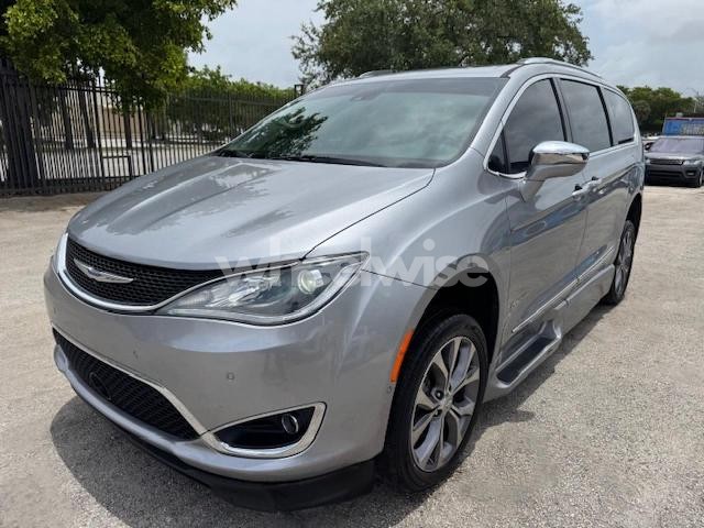 Photo 5 of 2019 CHRYSLER PACIFICA LIMITED (VIN 2C4RC1GG9KR643706)