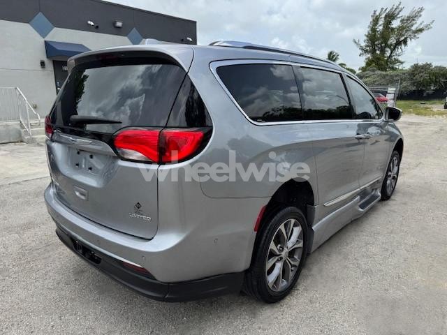 Photo 7 of 2019 CHRYSLER PACIFICA LIMITED (VIN 2C4RC1GG9KR643706)