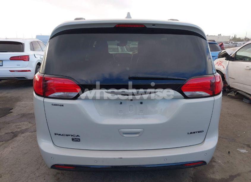 Photo 16 of 2019 Chrysler Pacifica 35TH ANNIVERSARY LIMITED (VIN 2C4RC1GG9KR746155)