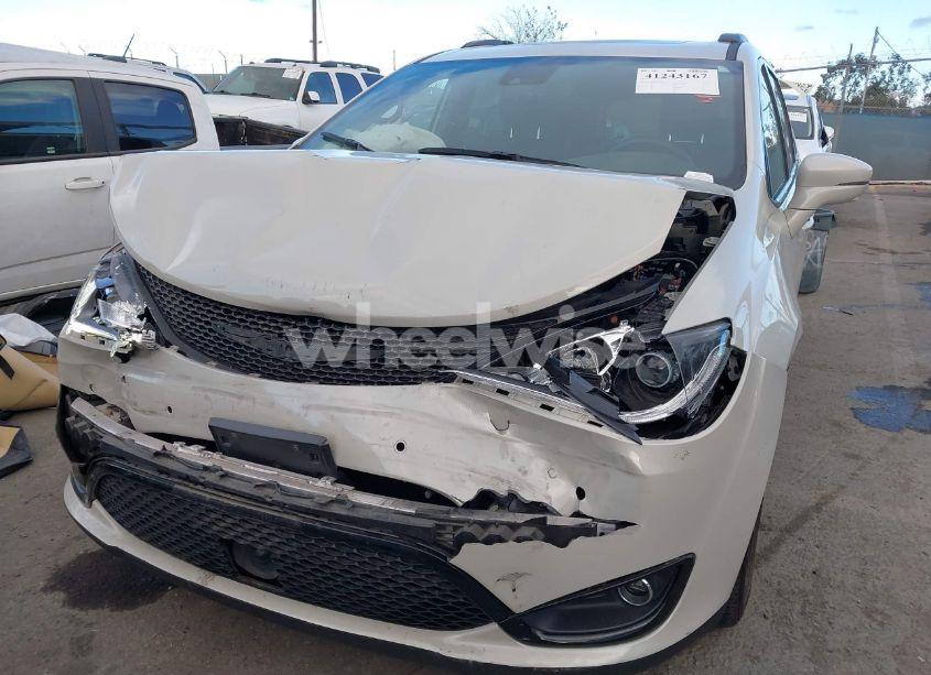 Photo 6 of 2019 Chrysler Pacifica 35TH ANNIVERSARY LIMITED (VIN 2C4RC1GG9KR746155)