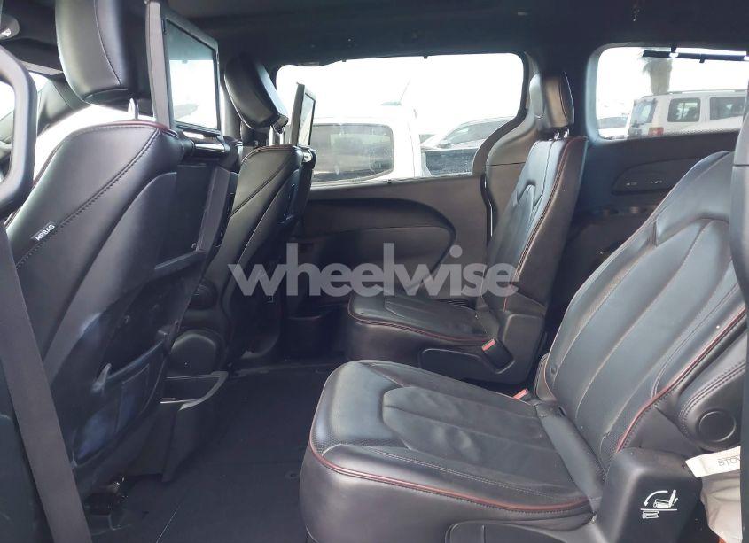 Photo 8 of 2019 Chrysler Pacifica 35TH ANNIVERSARY LIMITED (VIN 2C4RC1GG9KR746155)