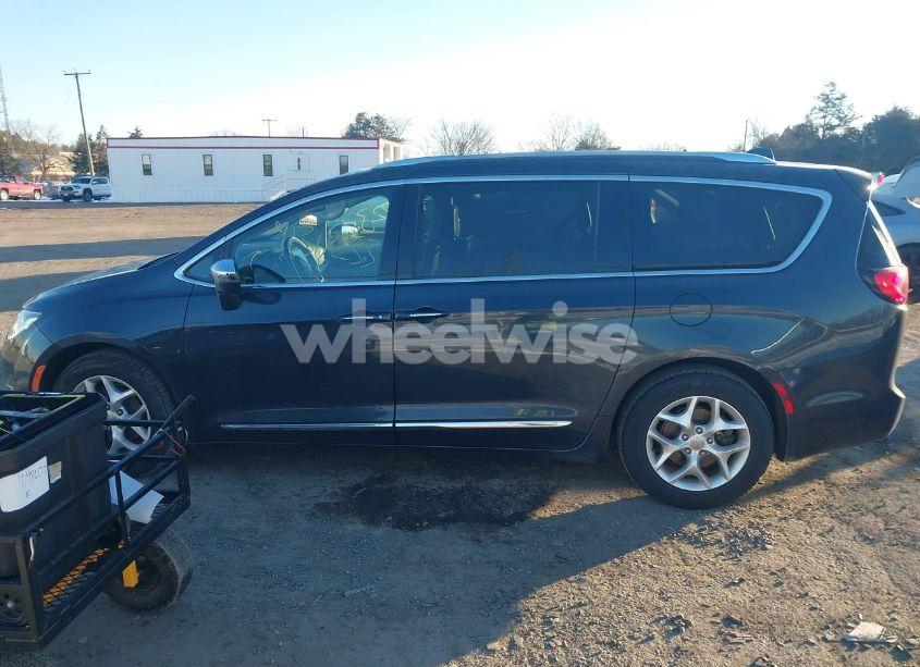 Photo 14 of 2020 Chrysler Pacifica LIMITED (VIN 2C4RC1GG9LR223929)