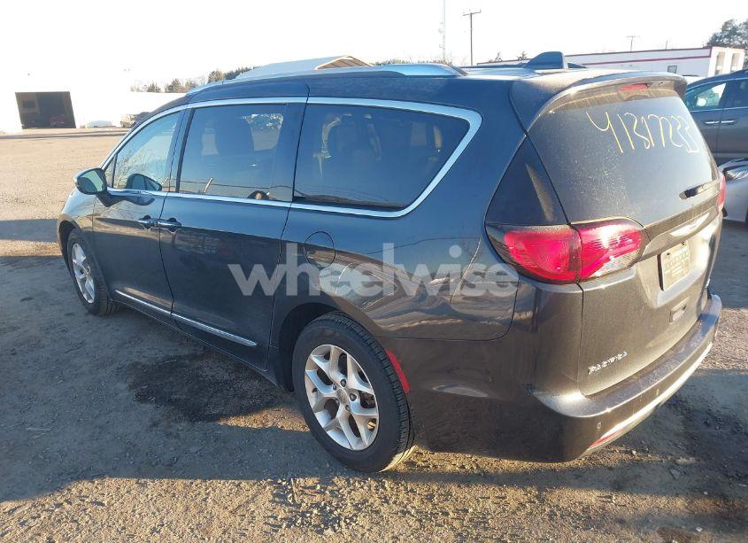 Photo 3 of 2020 Chrysler Pacifica LIMITED (VIN 2C4RC1GG9LR223929)