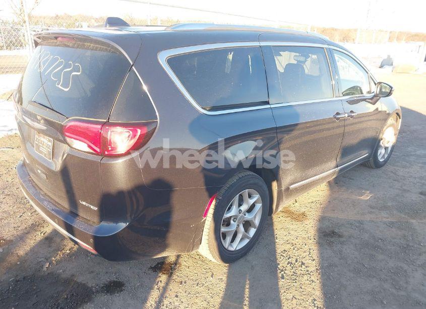 Photo 4 of 2020 Chrysler Pacifica LIMITED (VIN 2C4RC1GG9LR223929)