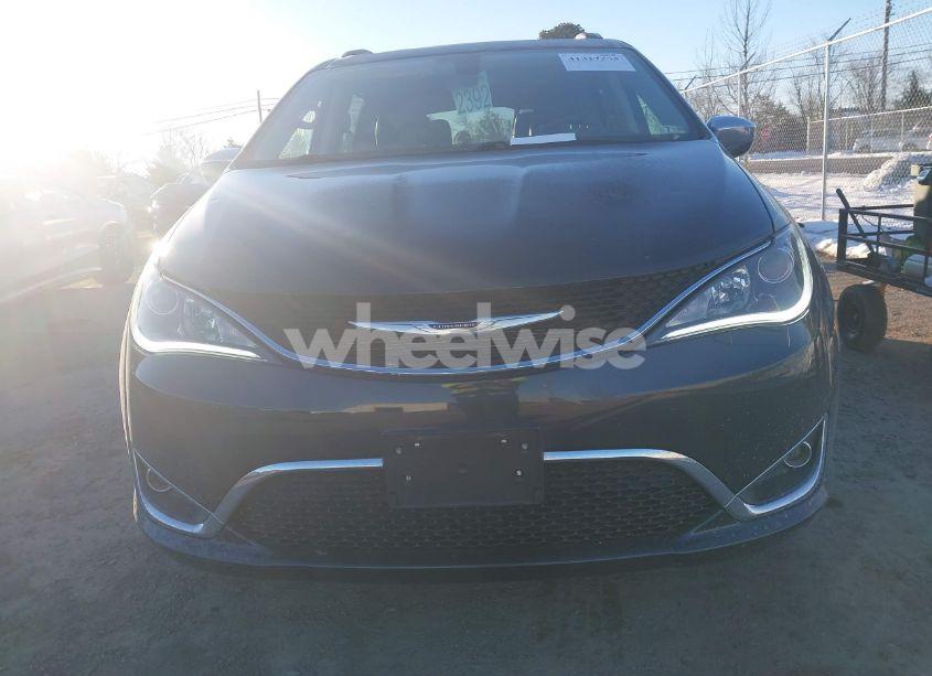 Photo 6 of 2020 Chrysler Pacifica LIMITED (VIN 2C4RC1GG9LR223929)