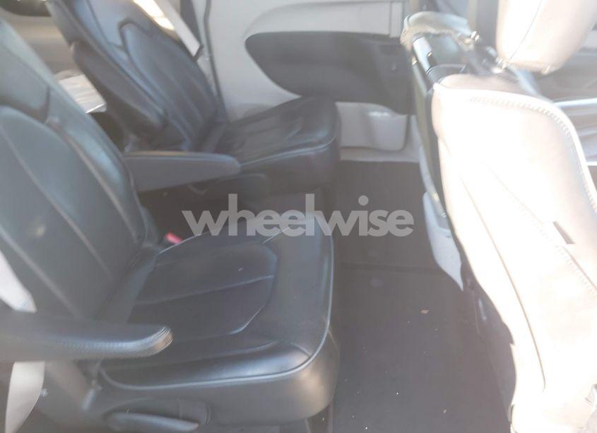 Photo 8 of 2020 Chrysler Pacifica LIMITED (VIN 2C4RC1GG9LR223929)