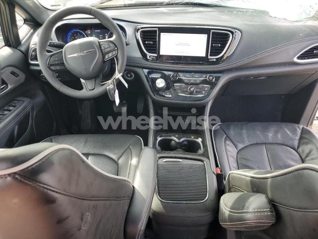 Photo 11 of 2025 CHRYSLER PACIFICA LIMITED (VIN 2C4RC1GG9SR530483)