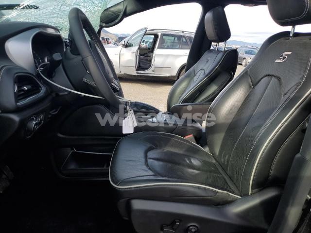 Photo 4 of 2025 CHRYSLER PACIFICA LIMITED (VIN 2C4RC1GG9SR530483)