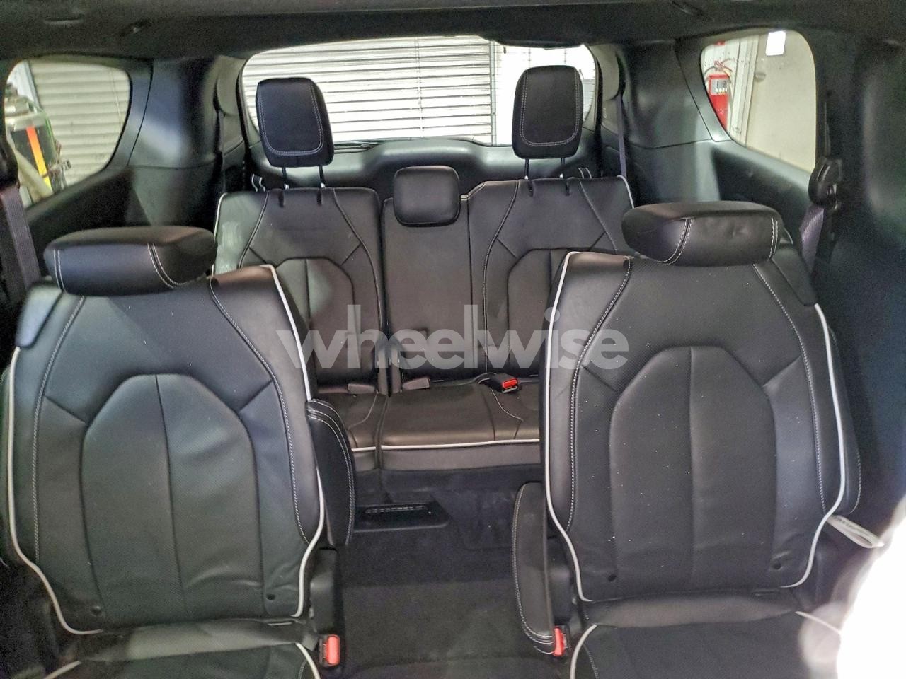 Photo 10 of 2026 CHRYSLER PACIFICA LIMITED (VIN 2C4RC1GG9TR162534)