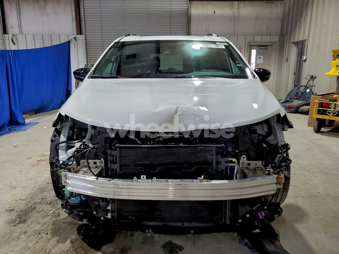 Photo 5 of 2026 CHRYSLER PACIFICA LIMITED (VIN 2C4RC1GG9TR162534)