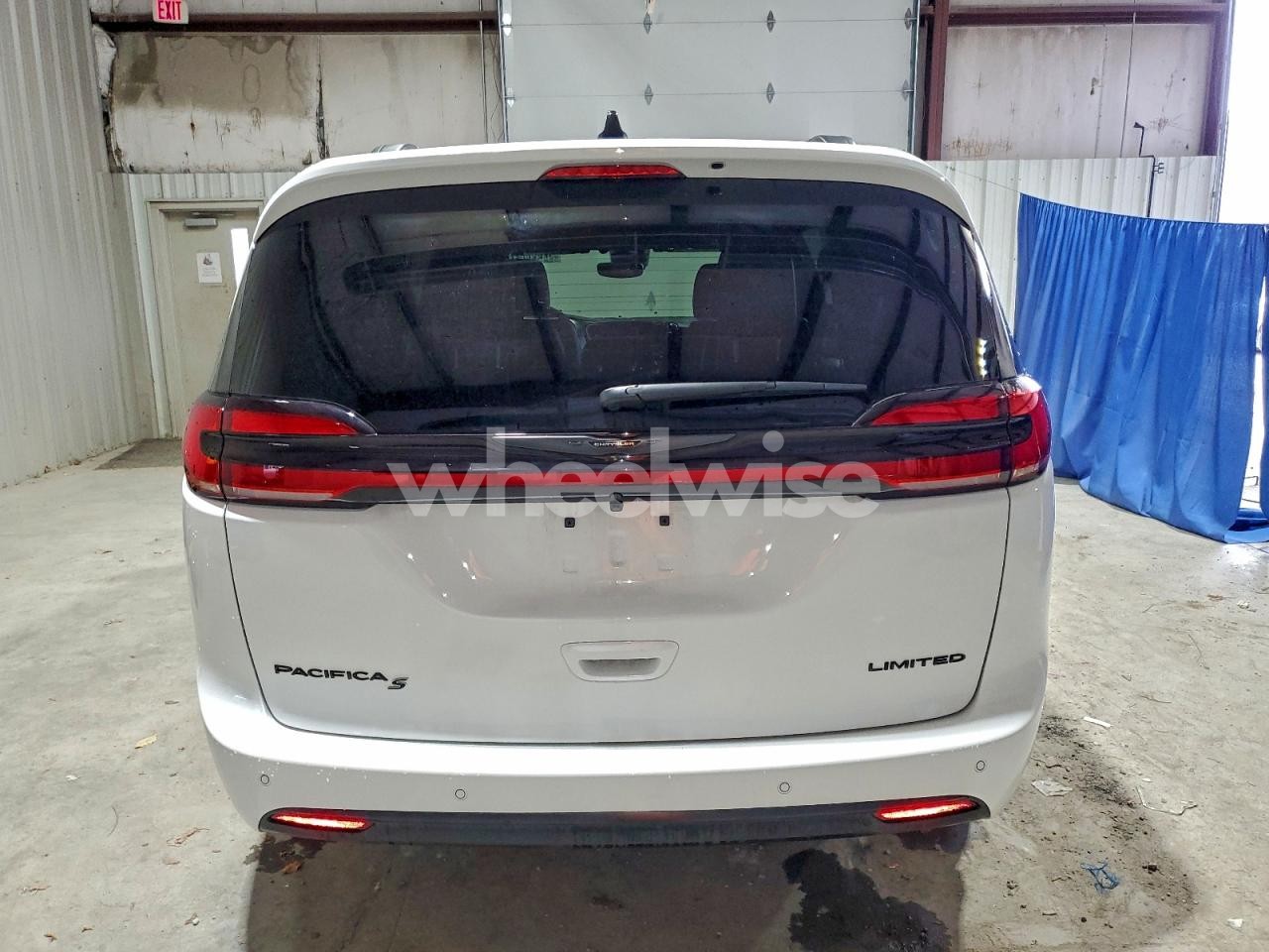 Photo 6 of 2026 CHRYSLER PACIFICA LIMITED (VIN 2C4RC1GG9TR162534)