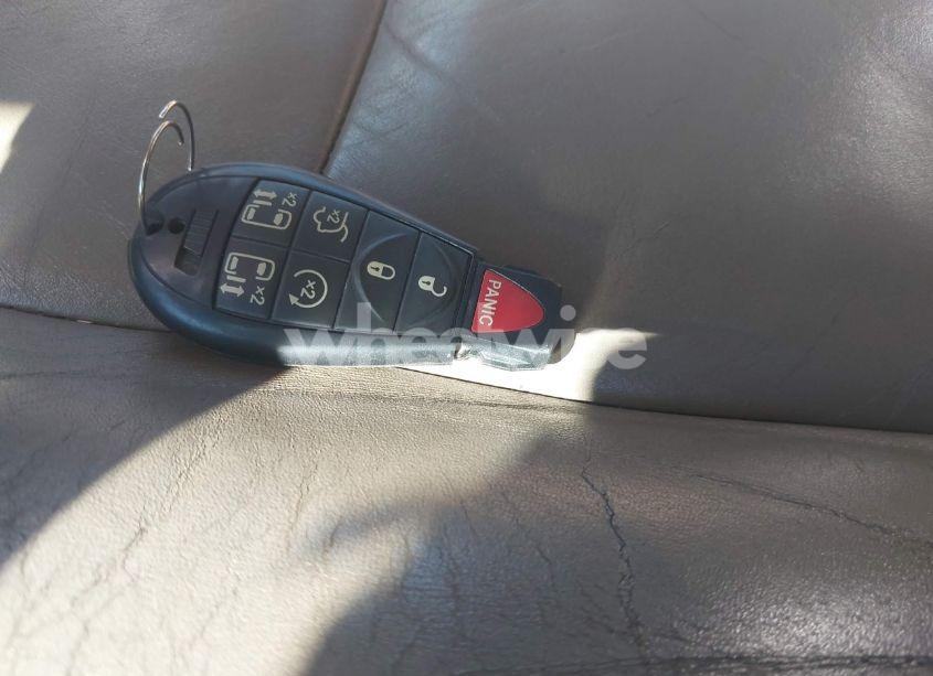 Photo 11 of 2012 Chrysler Town & COUNTRY LIMITED (VIN 2C4RC1GGXCR413500)