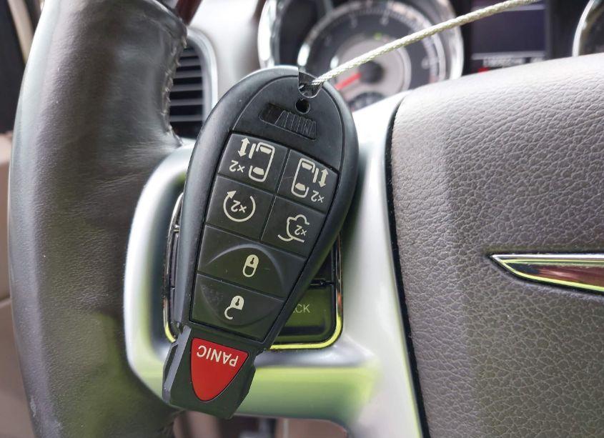 Photo 11 of 2012 Chrysler Town & COUNTRY LIMITED (VIN 2C4RC1GGXCR416204)