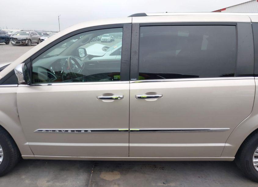 Photo 14 of 2012 Chrysler Town & COUNTRY LIMITED (VIN 2C4RC1GGXCR416204)
