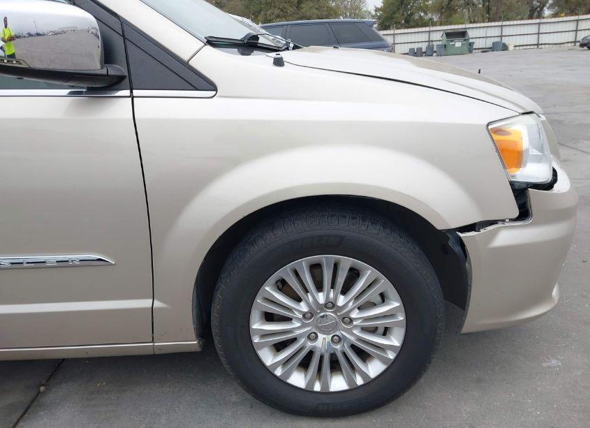 Photo 20 of 2012 Chrysler Town & COUNTRY LIMITED (VIN 2C4RC1GGXCR416204)