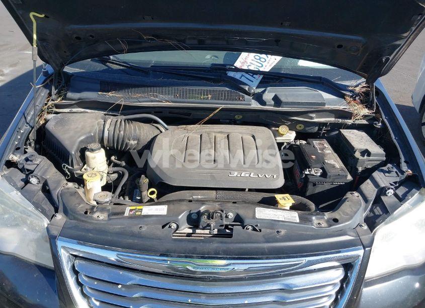 Photo 10 of 2013 Chrysler Town & COUNTRY LIMITED (VIN 2C4RC1GGXDR681609)