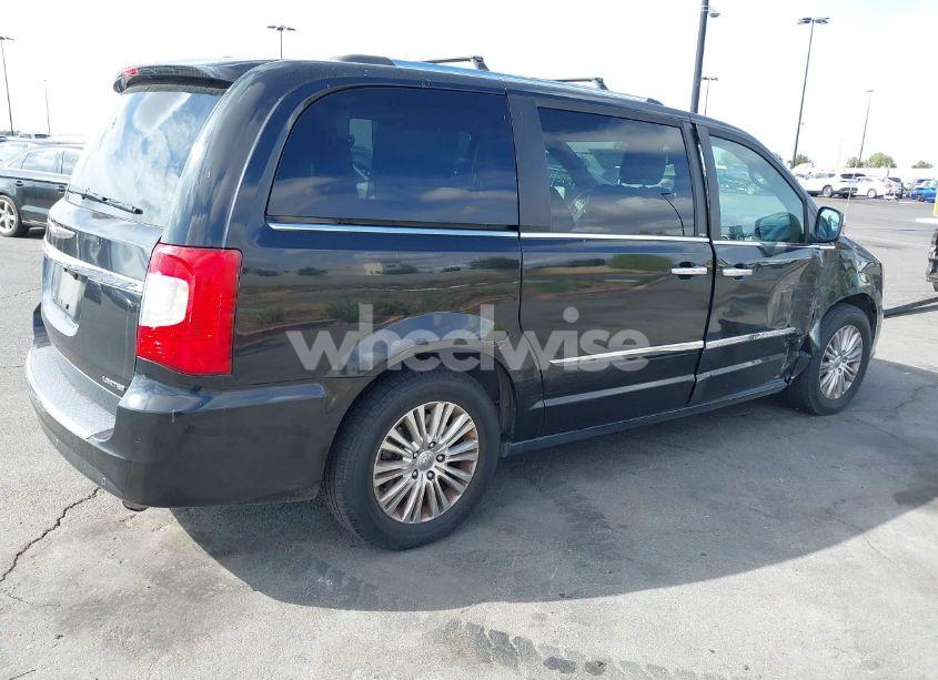 Photo 4 of 2013 Chrysler Town & COUNTRY LIMITED (VIN 2C4RC1GGXDR681609)