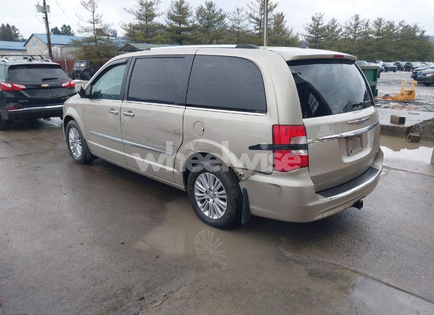 Photo 3 of 2014 Chrysler Town & COUNTRY LIMITED (VIN 2C4RC1GGXER168863)